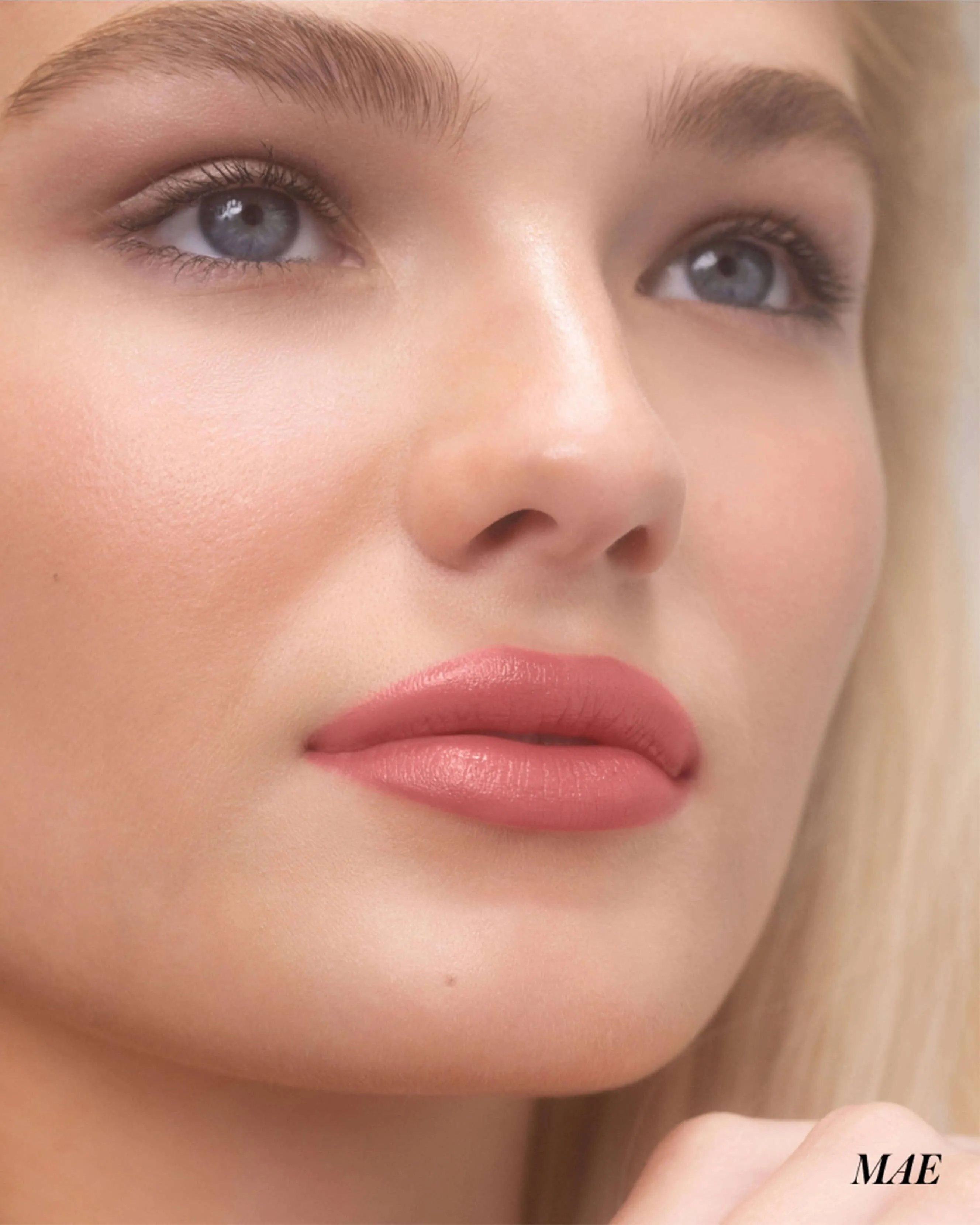 Legendary Serum Lipstick - The Nudes