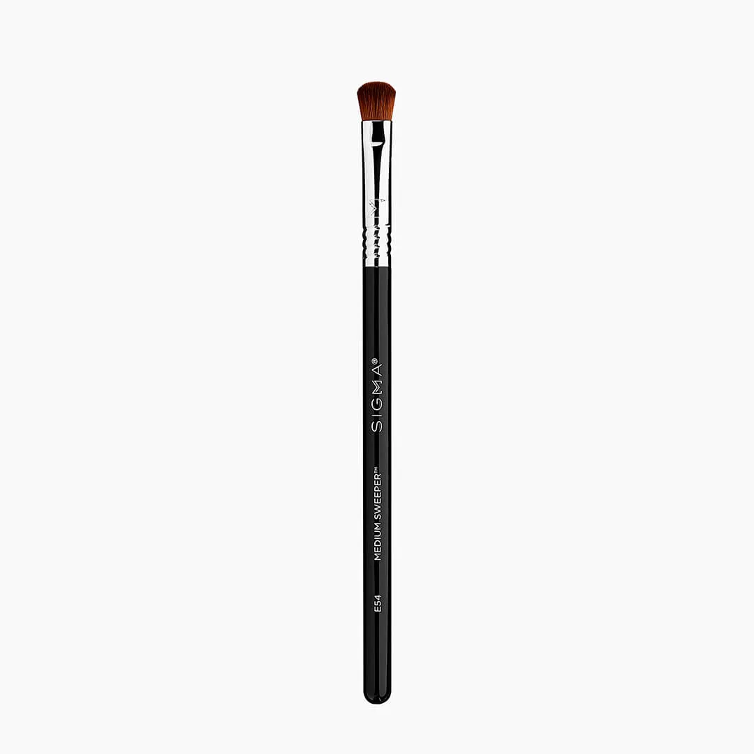 Sigma Beauty E54 Medium Sweeper Brush