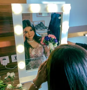 THE MAKEUP NINJA | HOLLYWOOD MIRROR WITH LED LIGHTS