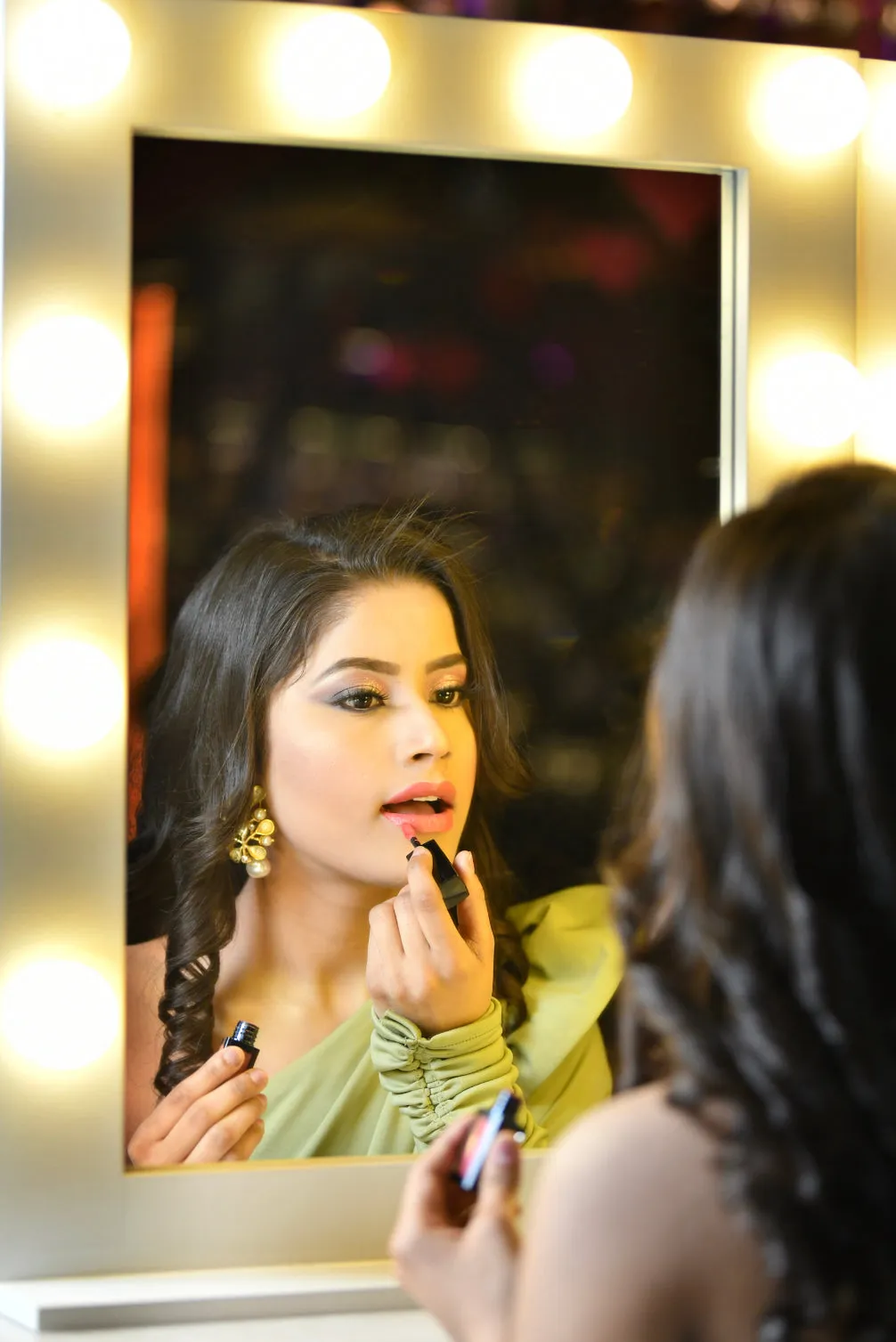 THE MAKEUP NINJA | HOLLYWOOD MIRROR WITH LED LIGHTS